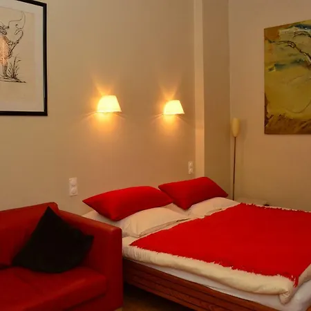 Zentral Gelegen - Stilvolles In Moabit