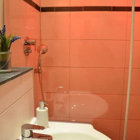 Appartement Zentral Gelegen - Stilvolles In Moabit Berlijn